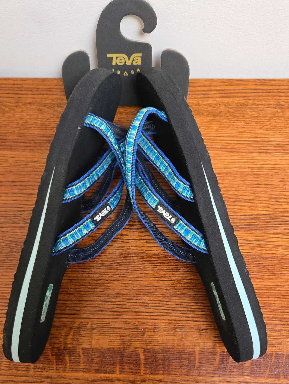 NWT TEVA OLOWAHU "Mush" Sandals with Blue & Teal Patterned Straps - Picture 3 of 9